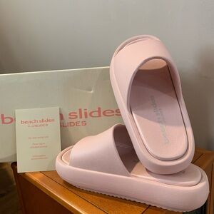 Beach slides by J/Slides NWOT in box size 6. Lt Pink Eva Squish